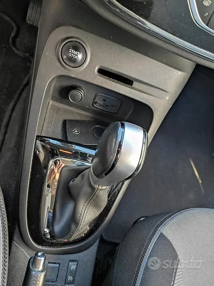 Usata Renault Captur 90 CV (66 kW) 2016 Beige SUV