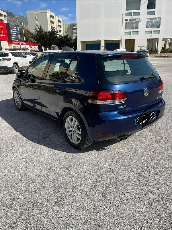 Usata VW Golf VI Highline 140 CV (102 kW) 2010 Blu Utilitaria