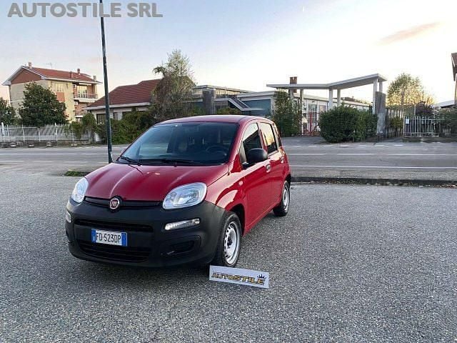 Begagnad Fiat Panda 80 HK (58 kW) 2016 Röd Van