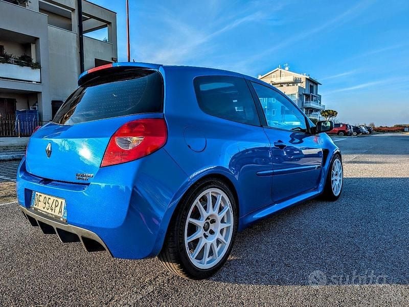 Usata Renault Clio II R.S. 197 CV (144 kW) 2007 Blu Berlina