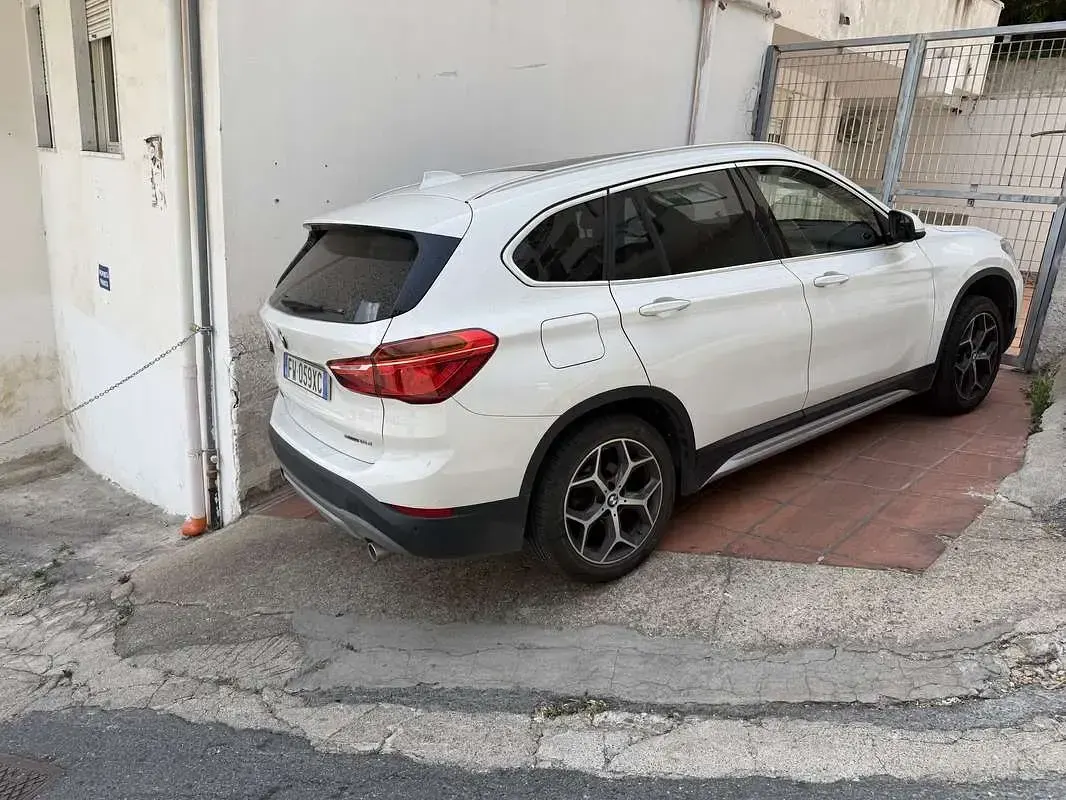 Usata BMW X1 Efficient Dynamics 150 CV (110 kW) 2019 Bianco SUV