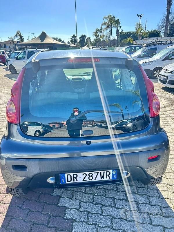 Usata Peugeot 107 68 CV (50 kW) 2008 Nero Utilitaria