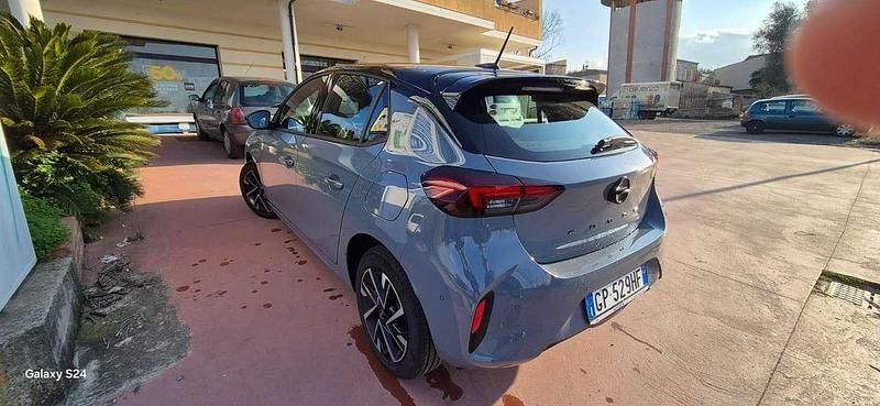 Grigio Usata 2024 Opel Corsa S Tre volumi | 16.500 € (Cara) - Immagine 1/4