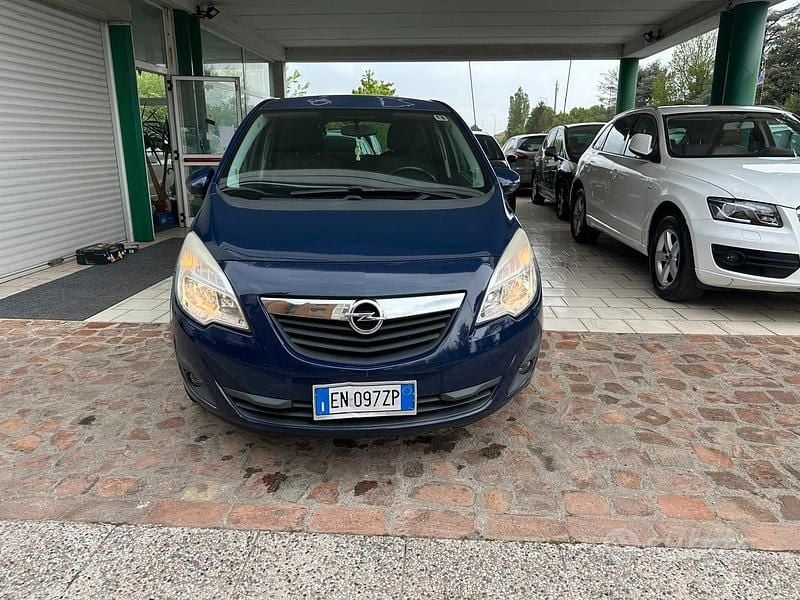 Usata Opel Meriva 110 CV (80 kW) 2012 Blu Monovolume