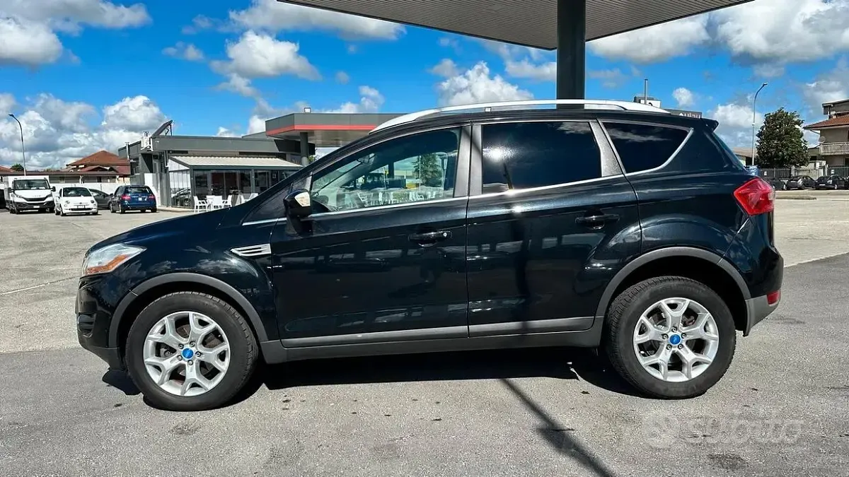Usata Ford Kuga 140 CV (102 kW) 2011 Nero SUV