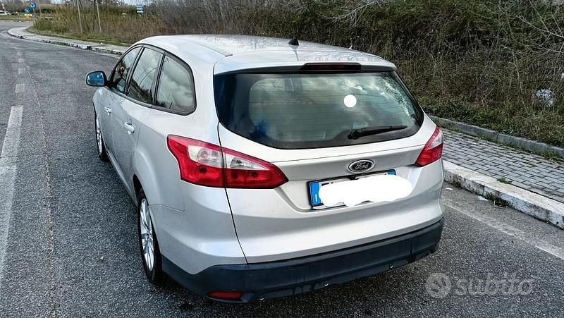 Usata Ford Focus 115 CV (84 kW) 2013 Grigio Station wagon
