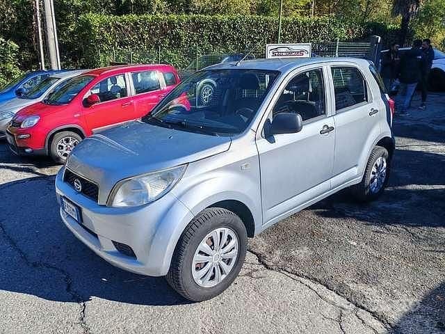 Usata Daihatsu Terios 86 CV (63 kW) 2008 Argento SUV