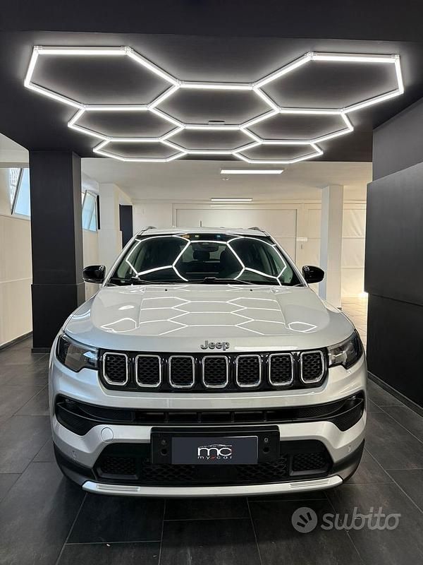 Grigio Usata 2021 Jeep Compass Trailhawk SUV | 17.500 € (Buon prezzo) - Immagine 1/4