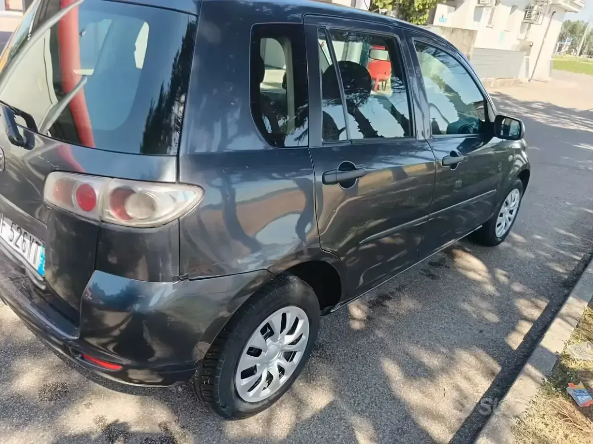 Usata Mazda 2 68 CV (50 kW) 2007 Grigio Utilitaria