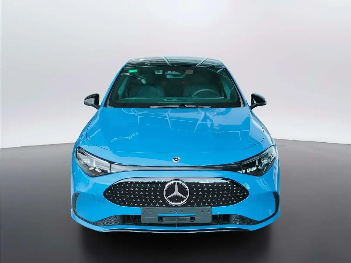 Uusi Mercedes CLA 250+ 200 kW (272 HP) 2026 Sininen Sedan