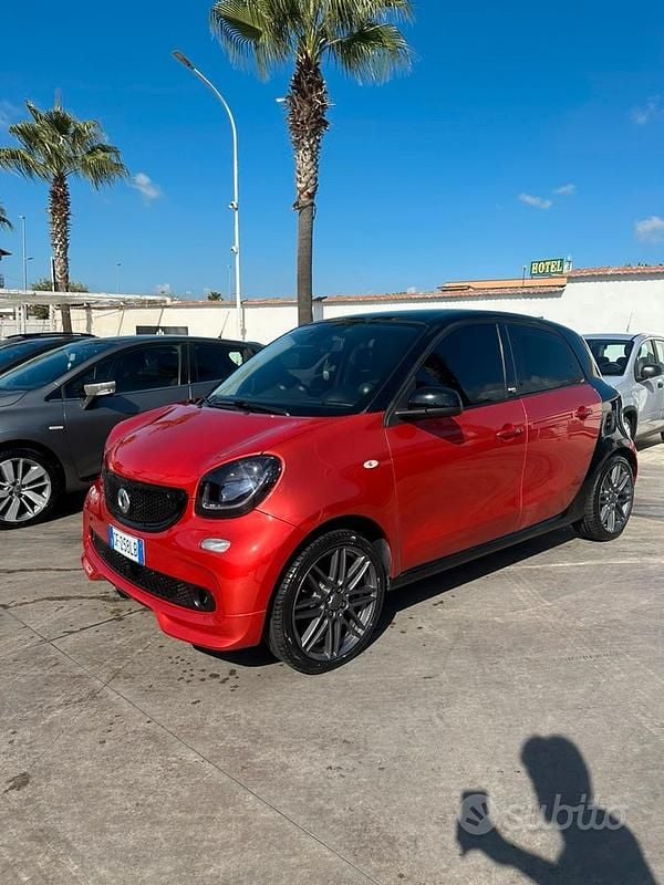 Rosso Usata 2017 Smart ForFour Brabus Due volumi | 14.500 € (Cara) - Immagine 1/4