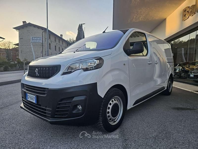 Usata Peugeot Expert 144 CV (105 kW) 2023 Bianco pastello Furgone