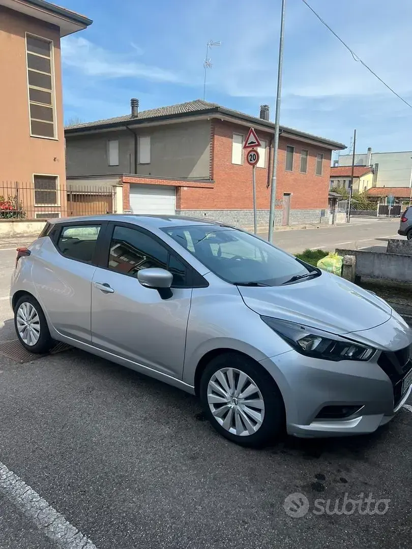 Usata Nissan Micra 92 CV (67 kW) 2023 Grigio Utilitaria
