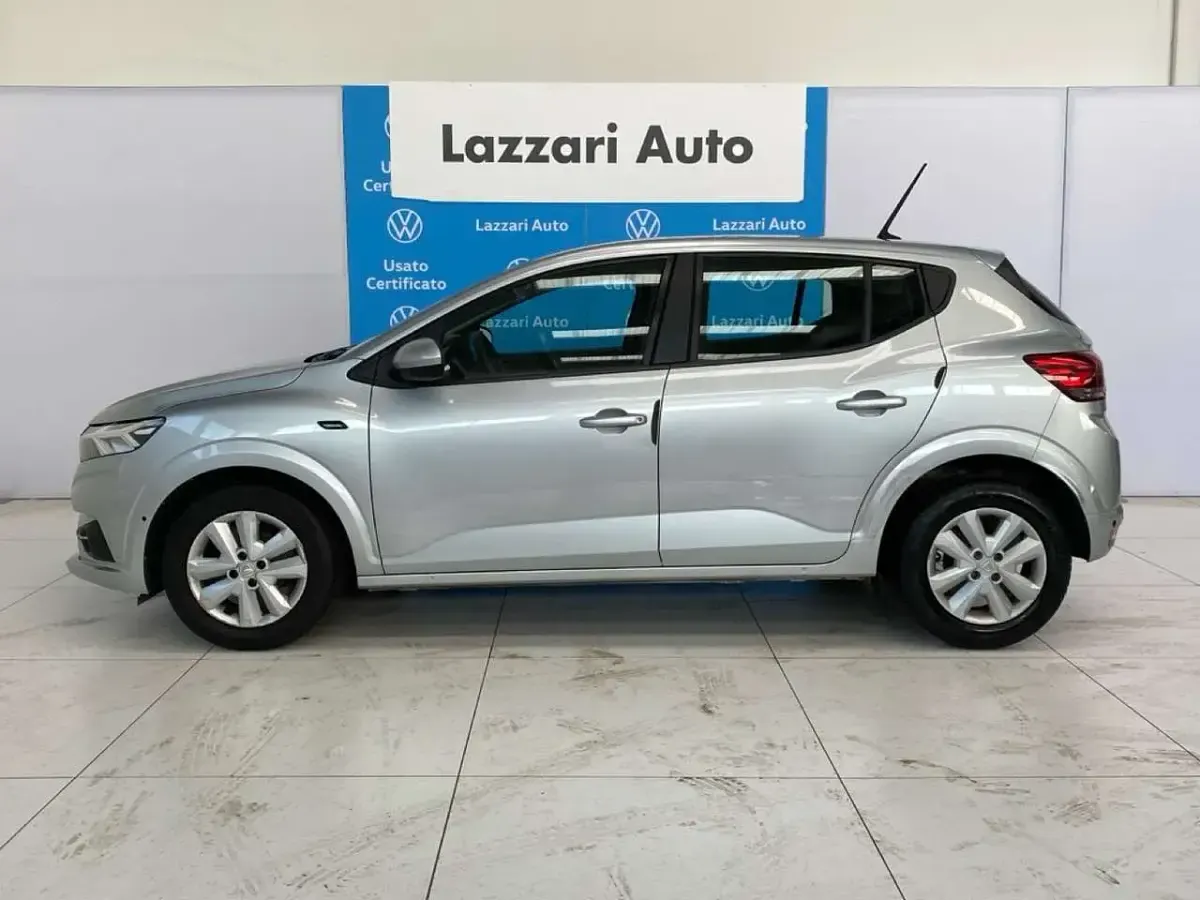 Begagnad Dacia Sandero Comfort 67 HK (49 kW) 2022 Silver Halvkombi