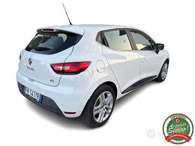 Second-hand Renault Clio IV Zen 75 CP (55 kW) 2017 Alb Berlinǎ