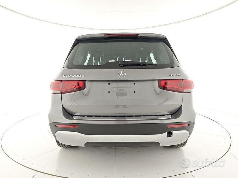 Usata Mercedes GLB200 150 CV (110 kW) 2022 Grigio SUV