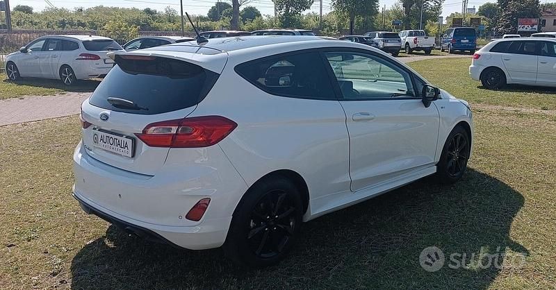 Begagnad Ford Fiesta ST-Line 86 HK (63 kW) 2018 Vit Halvkombi