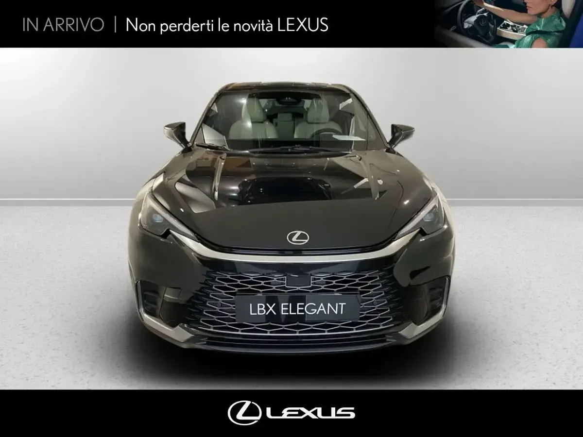 Nuova Lexus LBX 136 CV (100 kW) 2026 Deep black SUV