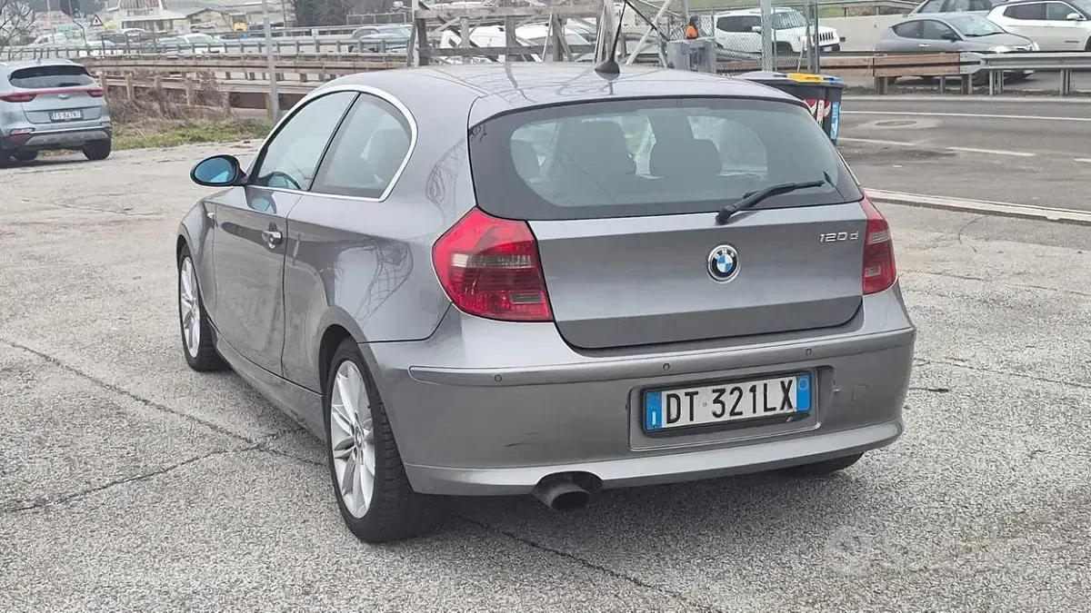 Usata BMW 120 177 CV (130 kW) 2008 Grigio Utilitaria