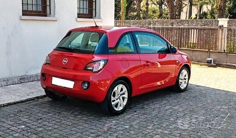 Usata Opel Adam Jam 87 CV (63 kW) 2014 Rosso Utilitaria