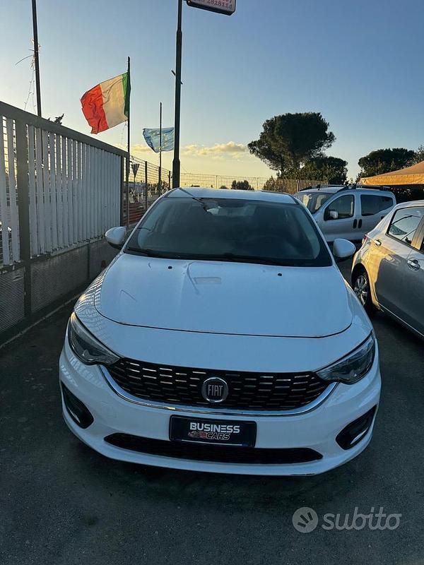 Usata Fiat Tipo Opening Edition 119 CV (87 kW) 2016 Bianco Berlina