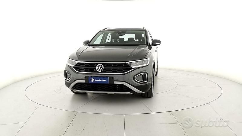 Usata VW T-Roc Life 150 CV (110 kW) 2022 Grigio SUV