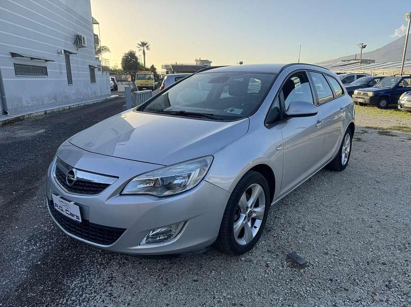 Usata Opel Astra Cosmo 110 CV (80 kW) 2012 Other Station wagon