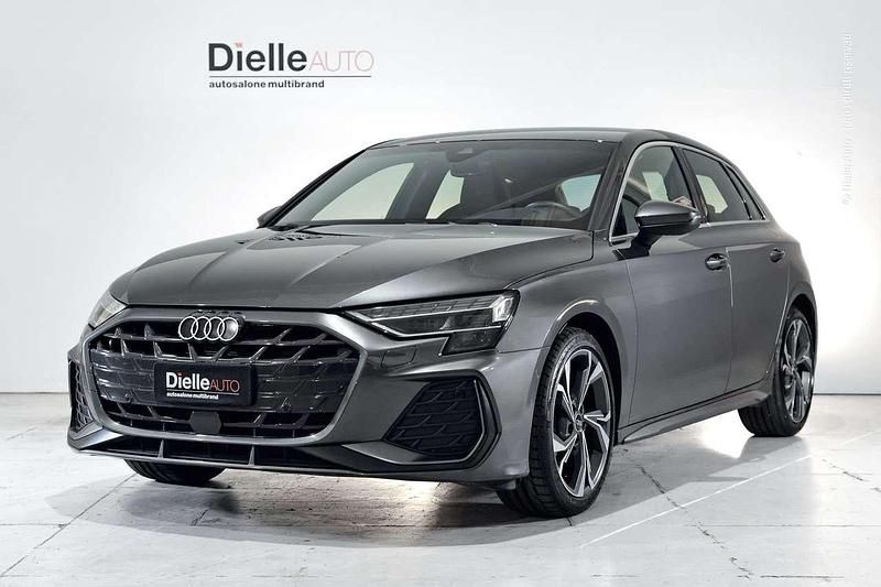 Grigio Usata 2024 Audi A3 Comfort Tre volumi | 32.890 € (Buon prezzo) - Immagine 1/4