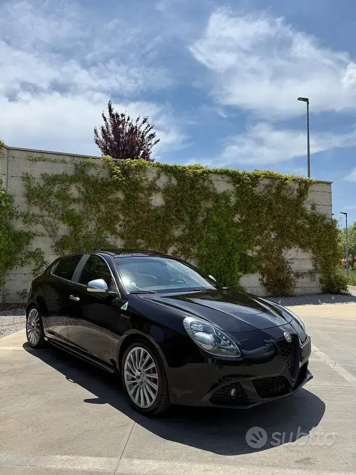 Usata Alfa Romeo Giulietta Quadrifoglio Verde 235 CV (172 kW) 2012 Utilitaria