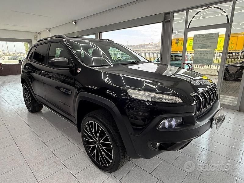 Usata Jeep Cherokee Trailhawk 272 CV (200 kW) 2014 Nero SUV