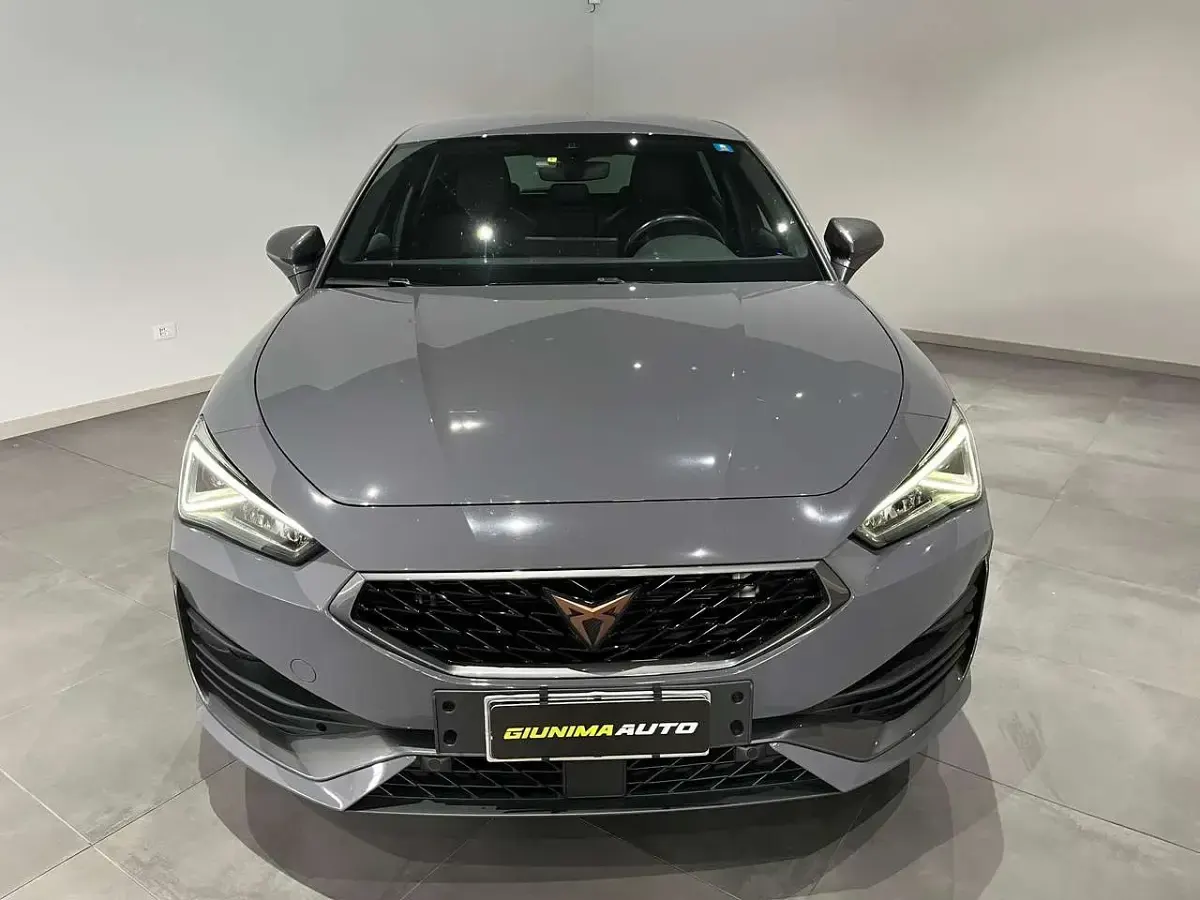 Usata Cupra Leon 150 CV (110 kW) 2024 Grigio Berlina