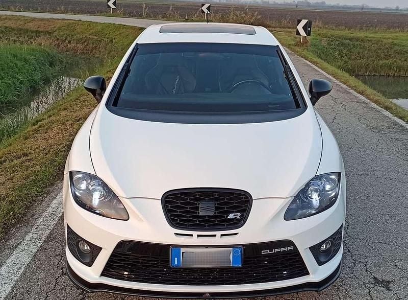 Usata Seat Leon CUPRA 241 CV (177 kW) 2010 Utilitaria