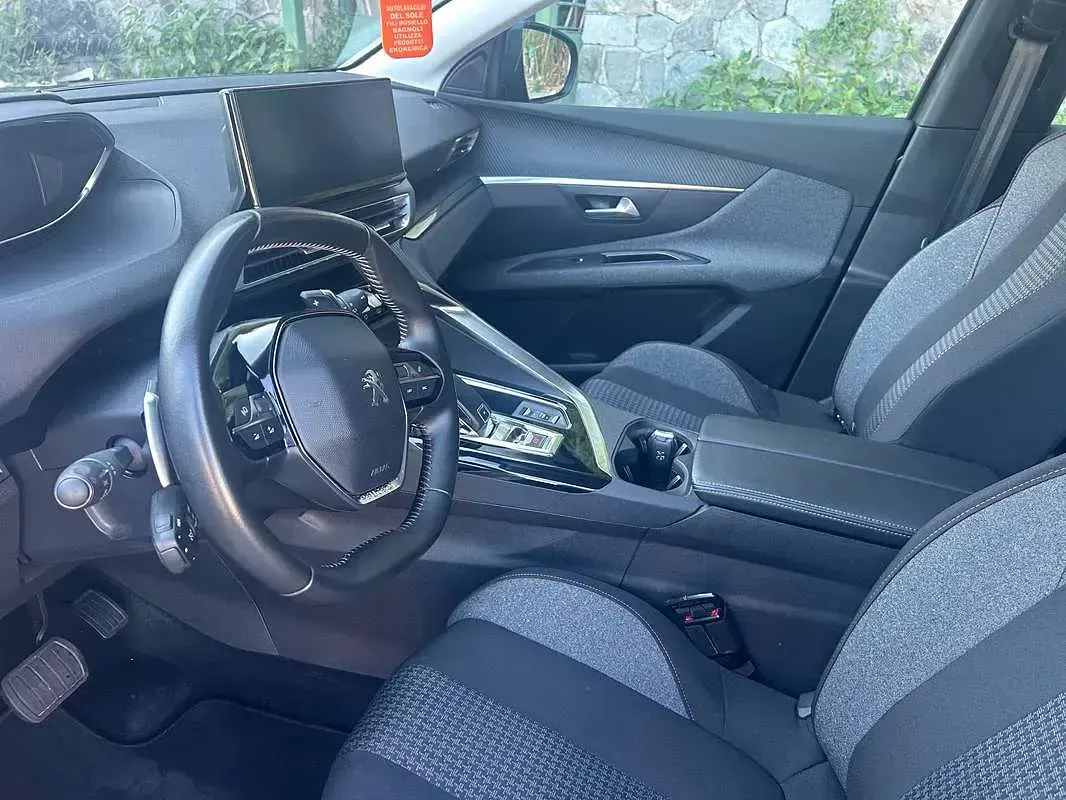 Usata Peugeot 3008 Business-Line 131 CV (96 kW) 2021 Grigio SUV