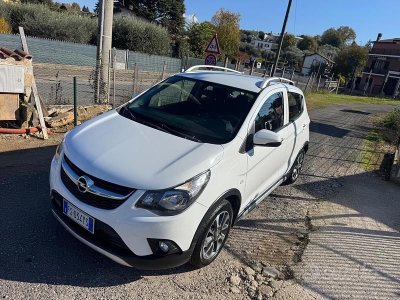 Bianco Usata 2018 Opel Karl Rocks Due volumi | 8900 € (Buon prezzo) - Immagine 1/4