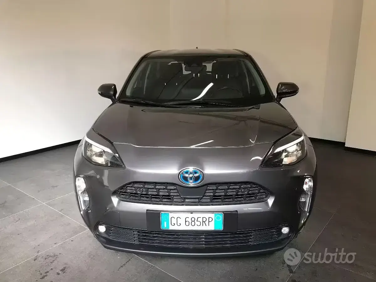 Usata Toyota Yaris Cross Active 91 CV (66 kW) 2021 Grigio SUV