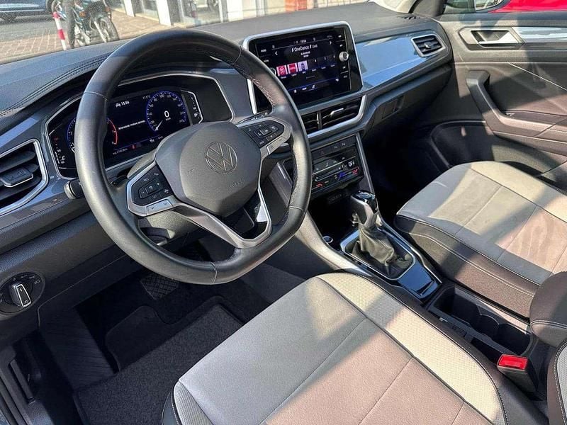 Usata VW T-Roc Style 150 CV (110 kW) 2023 Petroleum blue SUV