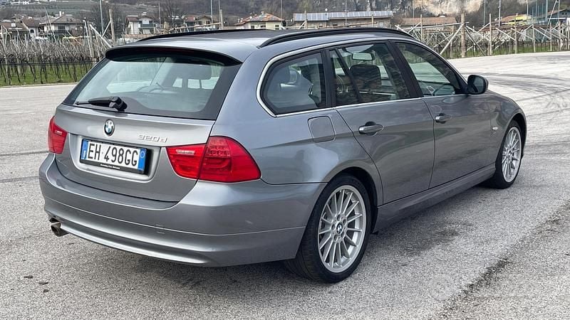 Usata BMW 320 184 CV (135 kW) 2011 Grigio Station wagon