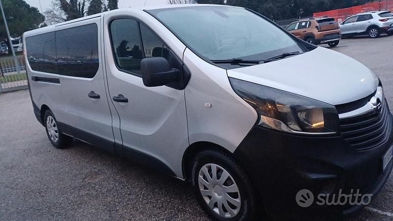 Usata Opel Vivaro 125 CV (91 kW) 2017 Monovolume
