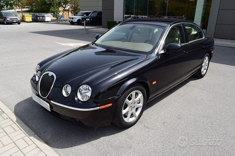Nero Usata 2005 Jaguar S-Type Executive Tre volumi | 4900 € (Super prezzo) - Immagine 1/4