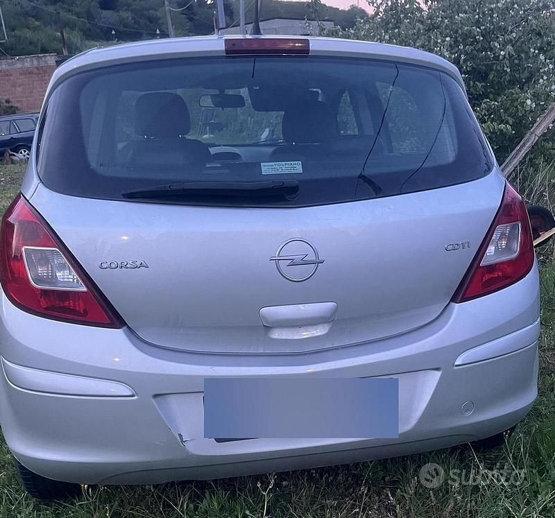 Usata Opel Corsa 90 CV (66 kW) 2009 Utilitaria