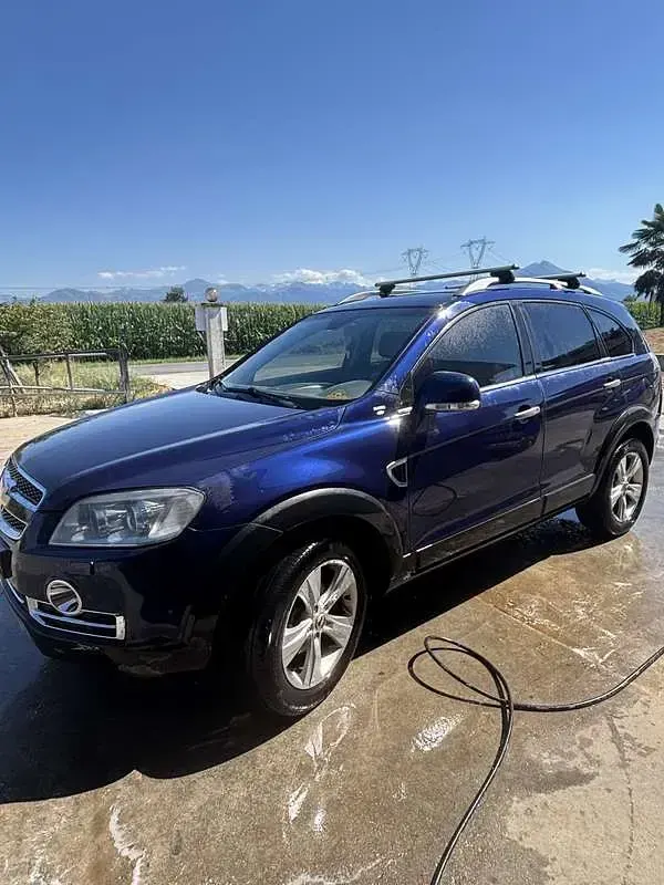 Usata Chevrolet Captiva LS 150 CV (110 kW) 2008 Bluazzurro SUV