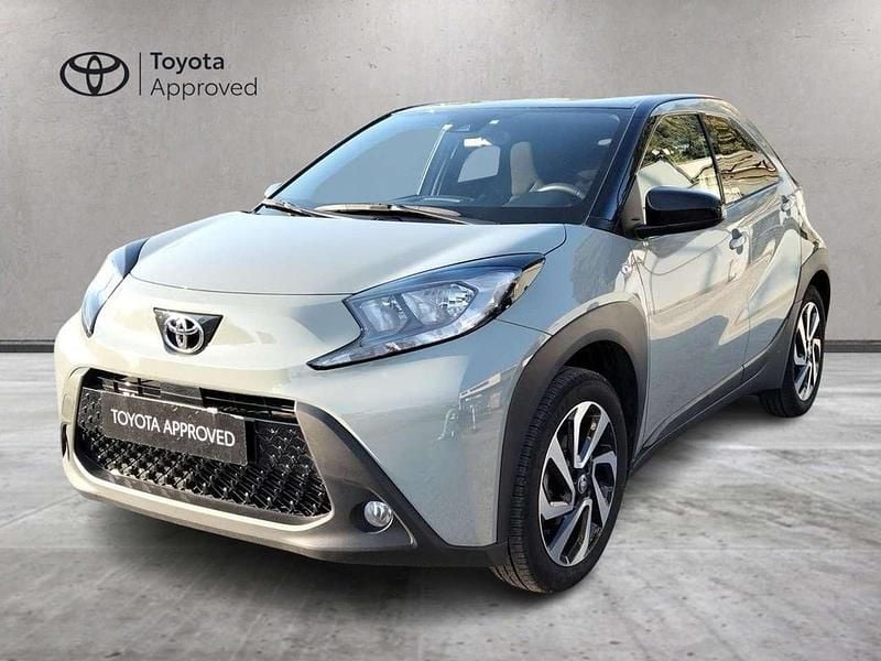 Usata Toyota Aygo X Trend 72 CV (52 kW) 2024 Grigio SUV