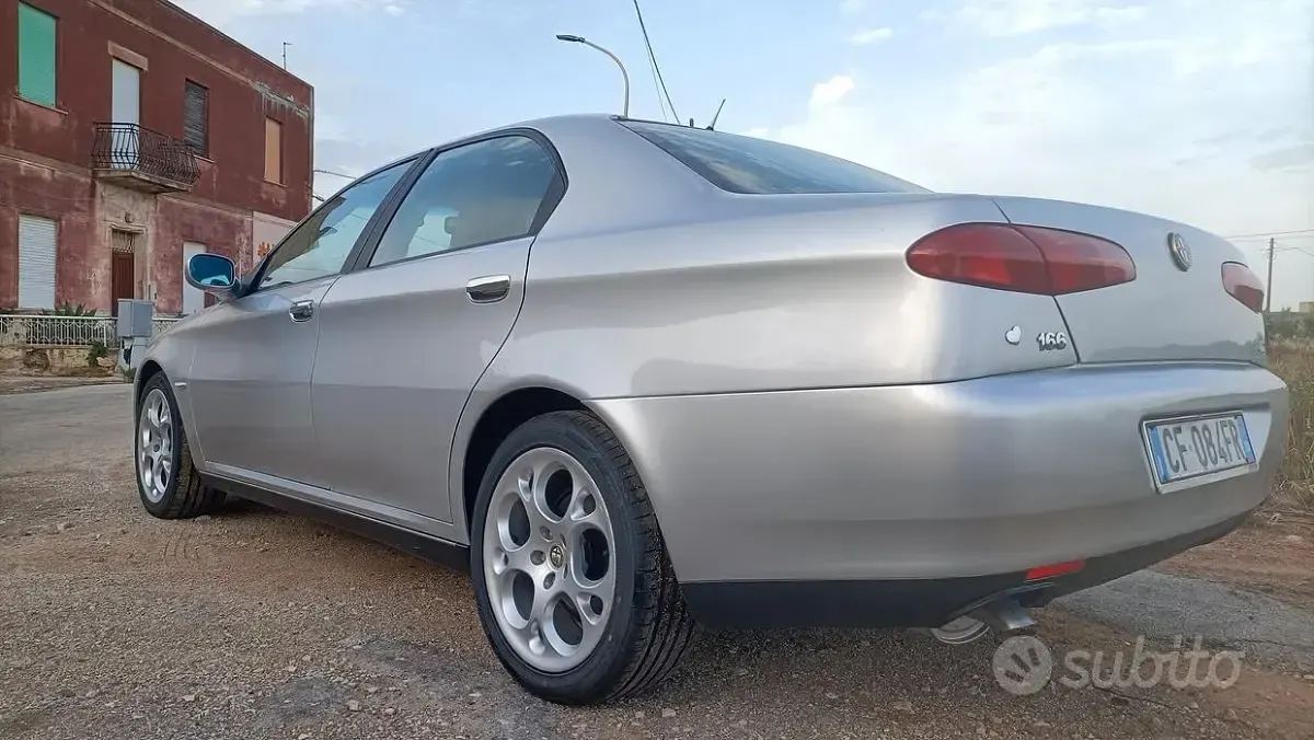 Usata Alfa Romeo 166 150 CV (110 kW) 2003 Grigio Berlina
