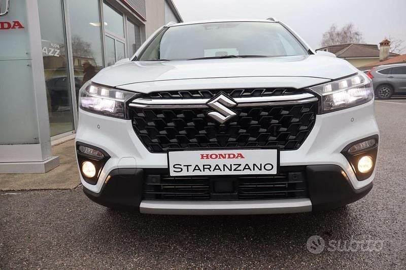 Bianco Usata 2022 Suzuki SX4 S-Cross SUV | 20.900 € (Buon prezzo) - Immagine 1/4