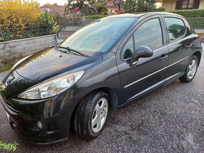 Usata Peugeot 207 68 CV (50 kW) 2011 Nero Berlina