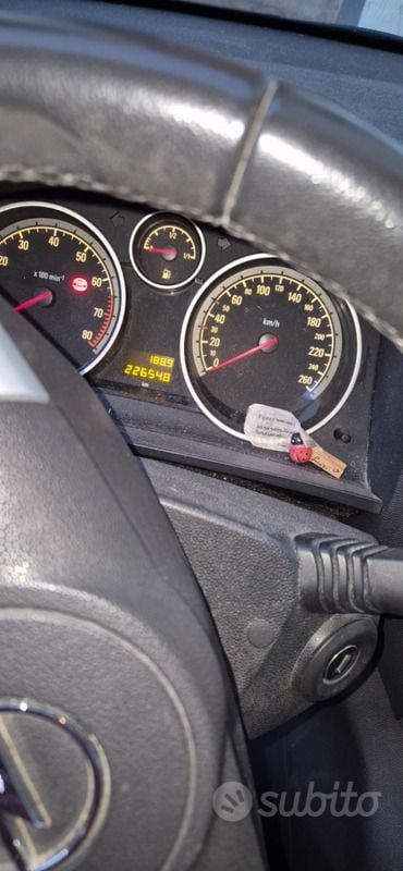 Usata Opel Zafira 2013 Marrone Monovolume