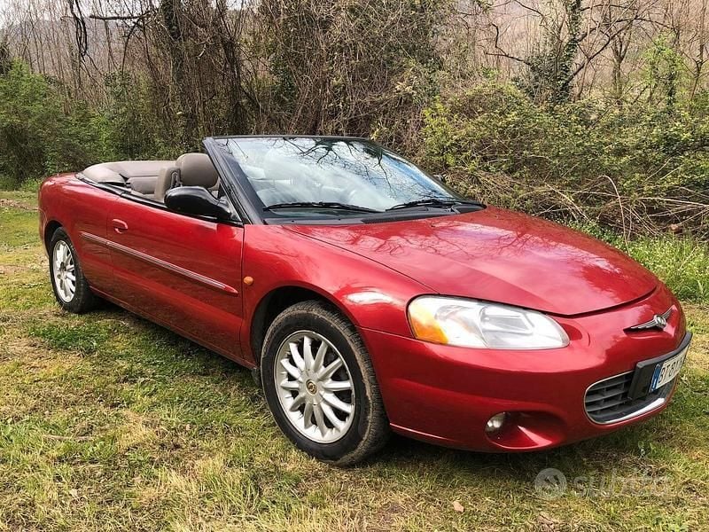 Usata Chrysler Sebring Cabriolet 203 CV (149 kW) 2001 Rosso Cabrio