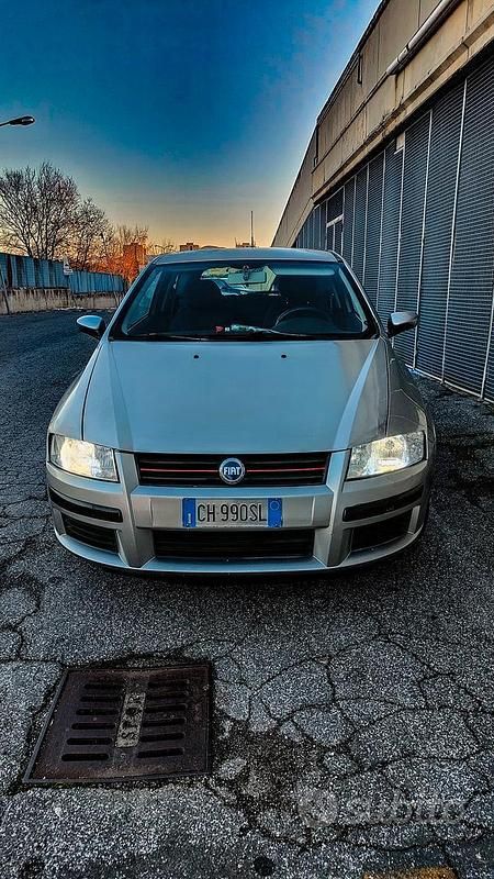 Usata Fiat Stilo 103 CV (75 kW) 2003 Grigio Utilitaria