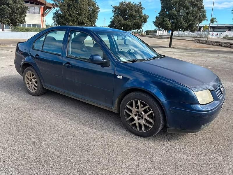Usata VW Bora 101 CV (74 kW) 2005 Berlina