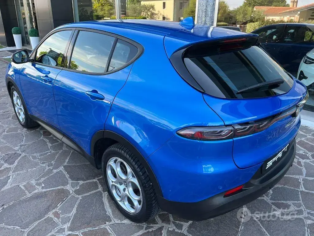 Używany Alfa Romeo Tonale Sprint 131 KM (96 kW) 2023 Niebieski SUV